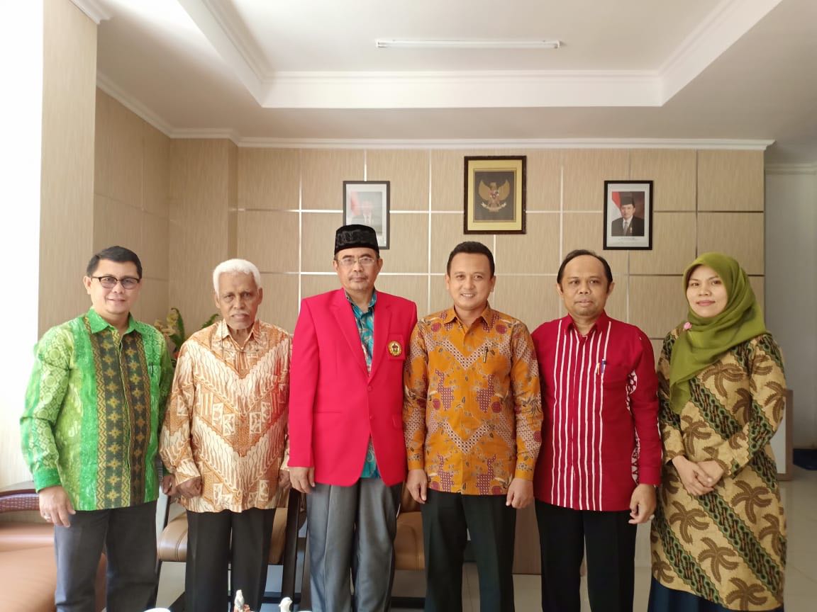 Foto bersama usai penandatangan kerjasama. [Foto:/Ist]