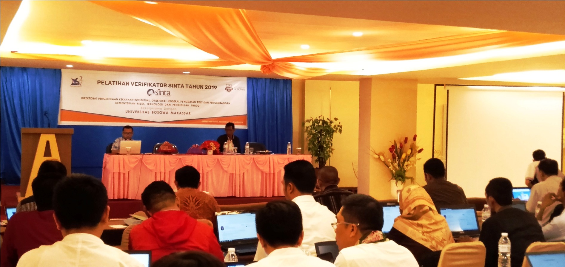 Sosialisasi dan pelatihan SINTA oleh Kemenristekdikti yang bekerjasama dengan LPPM Unibos dan diikuti 55 perguruan tinggi se LLDikti Wilayah IX Sulawesi dan Gorontalo yang berlangsung di Grand Asia Hotel Makassar, Senin, 24 Juni 2019. (FOTO: IST)