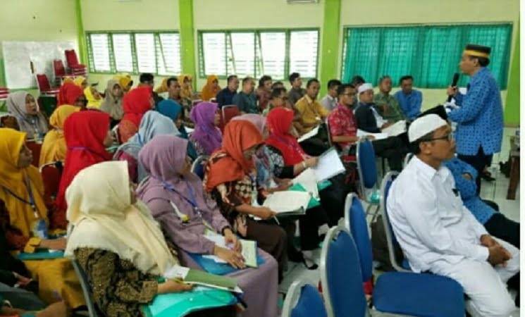 Tingkatkan Kompetensi, Guru Bahasa Arab Dilatih Di IAIN Bone