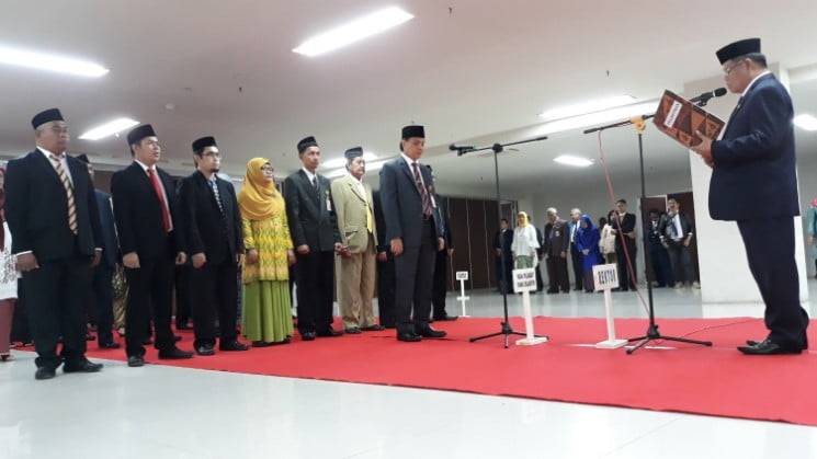 Lantik 22 Pejabat, Rektor UNM Harap Tunjukkan Professionalisme