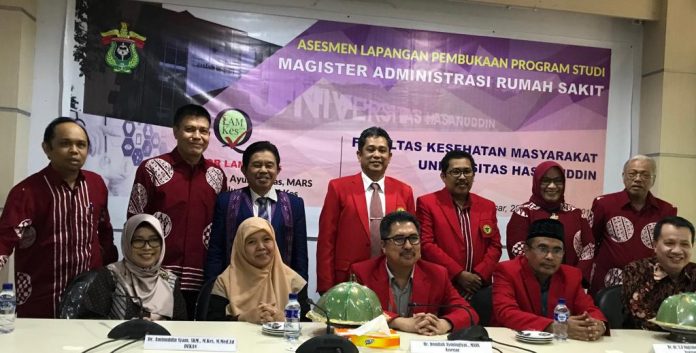 Foto bersama setelah dilakukannya asesmen lapangan pembukaan program studi magister administrasi rumah sakit.[Foto:/Ist]