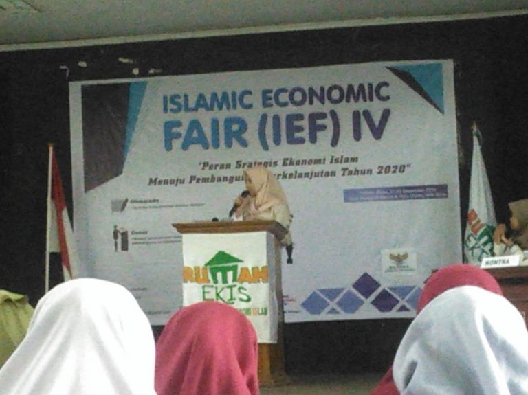 Mahasiswa STIE Ikuti Islamic Economic Fair di IAIN Bone