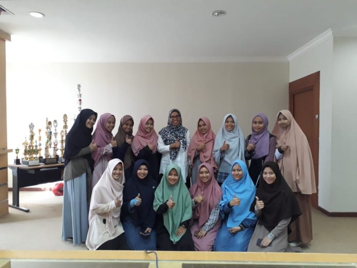 Foto bersama usai kegiatan Training Of Trainer (TOT) Gender dan Radikalisme.[Foto:/Ist.]