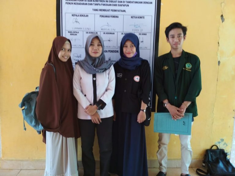 Mahasiswa Manajemen Observasi di SMP 8 dan SMA 9 Bone