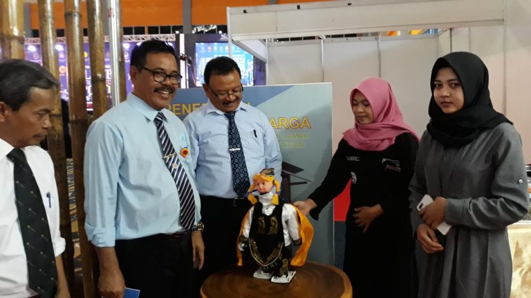 UNM Pamerkan Karya Mahasiswa dan Dosen Di Education Techno Expo 2019