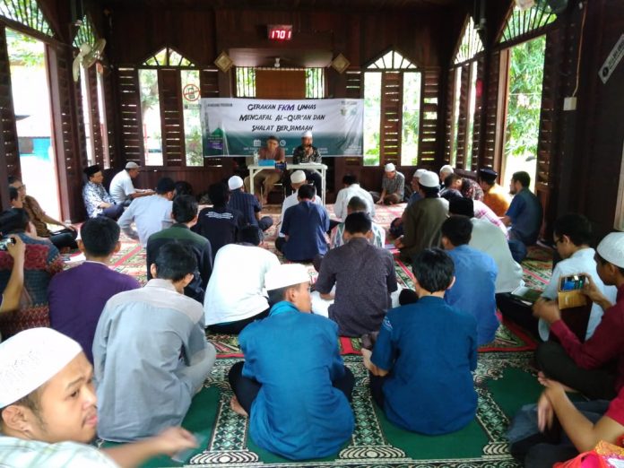 Suasana launching Gerakan FKM Unhas Menghafal Al-Qur’an dan Sholat Berjama’ah (GFMSB).[Foto:/Ist.]