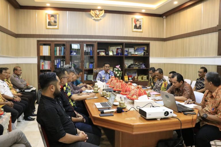 Maksimalkan Persiapan Hari Jadi, Bupati Barru Gelar Rapat