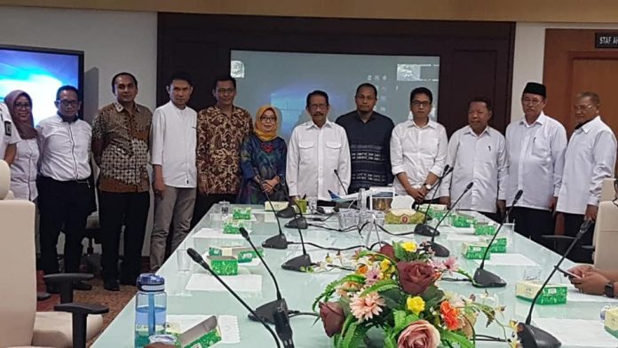 Foto bersama usai penandatanganan MoU.[Foto:/Ist.]