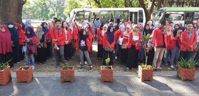 Pelepasan mahasiswa peserta PBL di Kabupaten Takalar.[Foto:/Ist.]