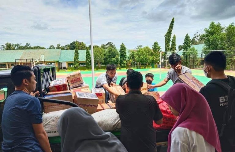 Peduli, SMAN 15 Bone Galang Bantuan untuk Korban Gempa Sulbar