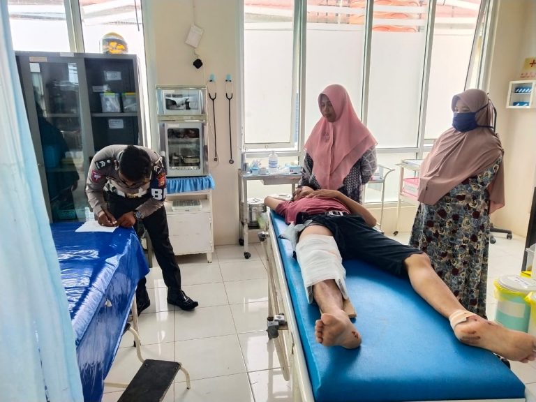 Telah Terjadi Laka Lantas Avanza Dengan Pemotor Nmax Mengakibatkan Korban Luka-Luka