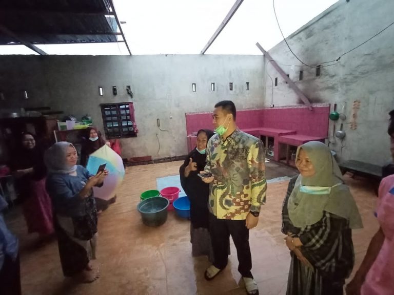 Angin Puting Beliung Menghantam Rumah Warga, Bupati Pangkep Sigap Kunjungi Lokasi