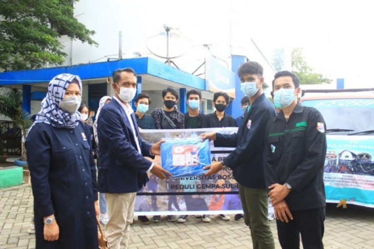 FEB, FT dan IKA Unibos Turut Bantu Korban Gempa Sulbar