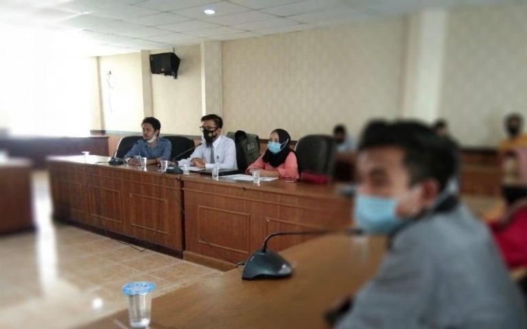 Guru Honorer Dipecat Datangi DPRD Bone: Cari Solusi