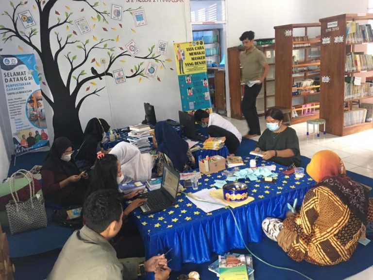 Sentuh Pustaka Poles Perpustakaan SMPN 24 Makassar Jadi Indah