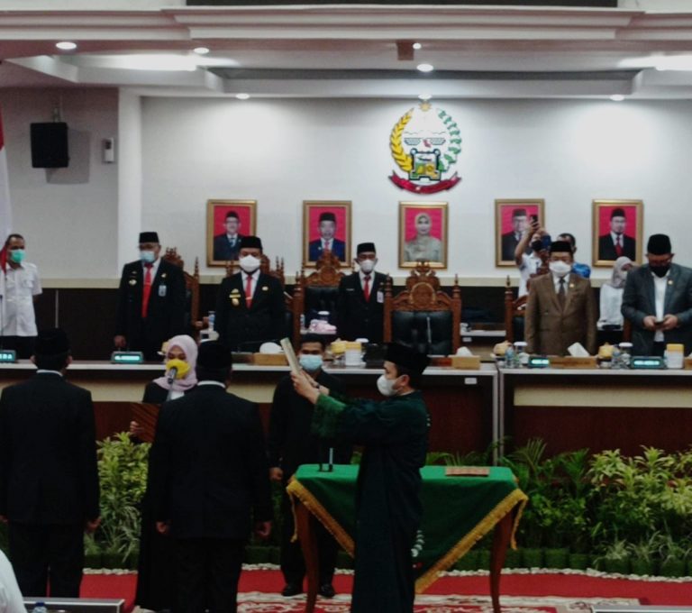 DPRD Provinsi Sulsel Secara Resmi Lantik Hery Attas dan Arfandy