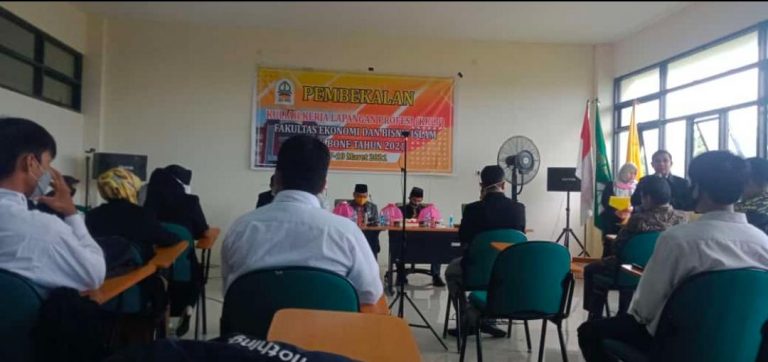 Jelang KKLP di 61 Desa, Ratusan Mahasiswa FEBI IAIN Bone Dibekali