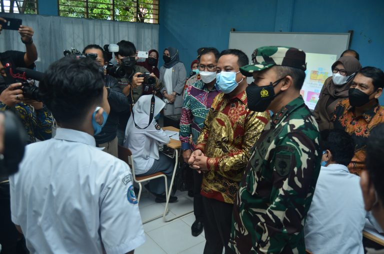 Hari Ini, 3 SMA di Makassar Uji Coba Pembelajaran Tatap Muka
