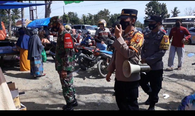Kapolsek Maniangpajo Imbau Pengunjung Pasar Patuhi Protokol Kesehatan