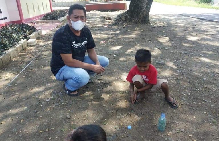 Mappagoli, Cara Kanit Intelkam Polsek Bengo Kenalkan Polisi Sahabat Anak