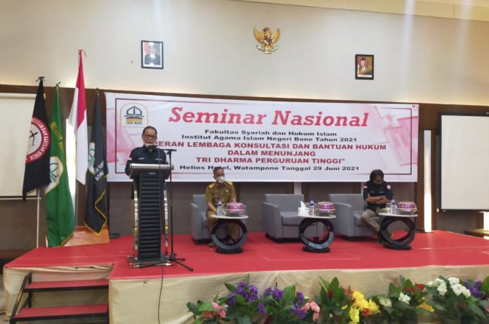 Rektor IAIN Bone Prof. Dr. A Nuzul, SH., M.Hum, saat memberi sambutan