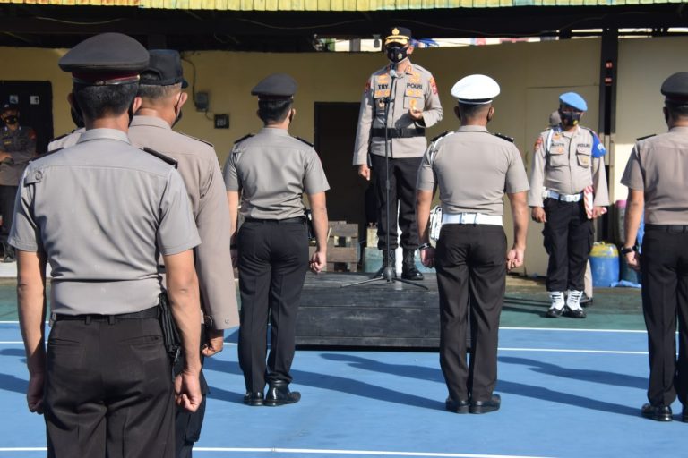 Personel Naik Pangkat, Kapolres Bone: Berikan yang Terbaik Bagi Institusi