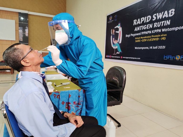 Cegah Covid-19, KPPN Gelar Test Swab Antigen