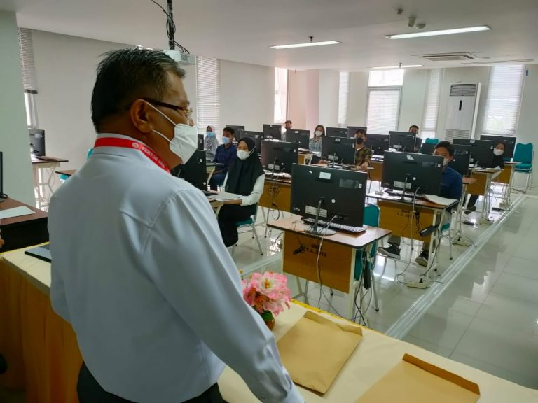 Sebanyak 6936 Peserta Jalur Mandiri Ikuti UTBK, Rektor UNM Pastikan Prokes Berlangsung Ketat