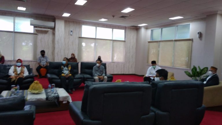 Bupati Pangkep Terima Piagam Penghargaan Peringkat ke Tiga Realisasi Pengelola Keuangan Bidang Desa