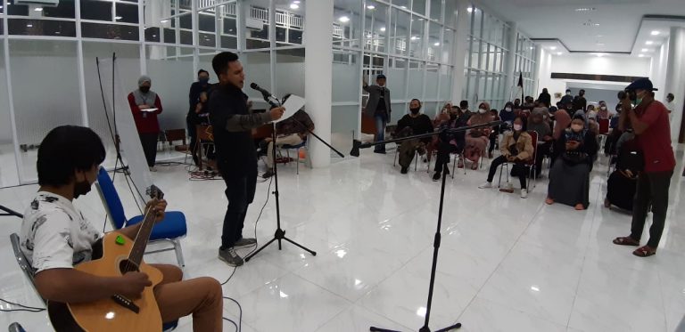 Komunitas Puisi Makassar Luncurkan Buku dan MoU dengan Prodi Bahasa dan Sastra Daerah FBS UNM