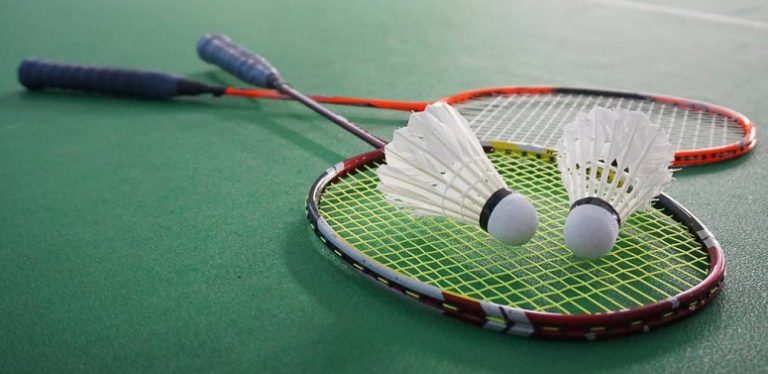 Ini 5 Tips Memilih Raket Badminton