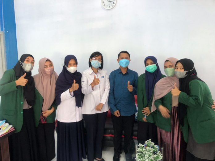 Penarikan Mahasiswi Magang UMI Prodi Komunikasi dan Penyiaran Islam di RRI Makassar Memberi Kesan Yang Mendalam