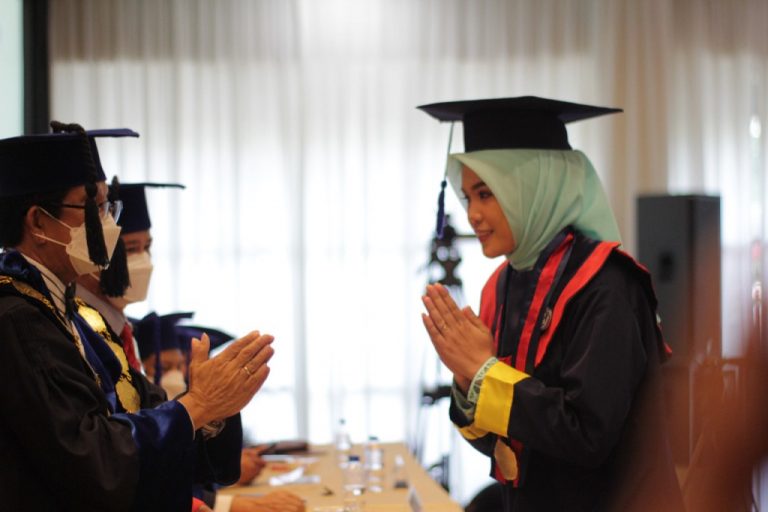 Unibos Kukuhkan 594 Wisudawan, Prof Jasruddin: Alumni Harus Siap Berinovasi