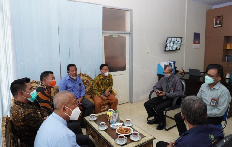 Kepala Madrasah Rame-rame Kunjungi KPPN Watampone, Ini Tujuannya