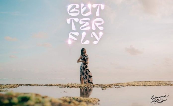 Single 'Butterfly' Aura Pop Terbaru Dari Rahmania Astrini