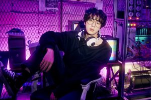 Jin BTS Tampil Memukau "Shadow Hacker" pada Season's Greeting 2022