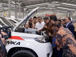 Jokowi : 3 - 4 Tahun Lagi RI Mampu Produksi Mobil Listrik Sendiri, Nasib Esemka ?