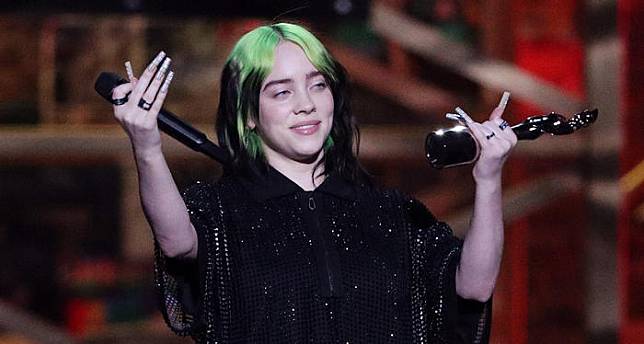 Billie Eilish Duet Dengan Count Di 'Sesame Street'