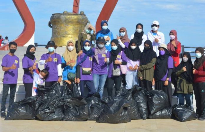 Selayar Bebas Sampah Plastik, Jogging Sambil Pungut Kantong Kresek Populer di Eropa