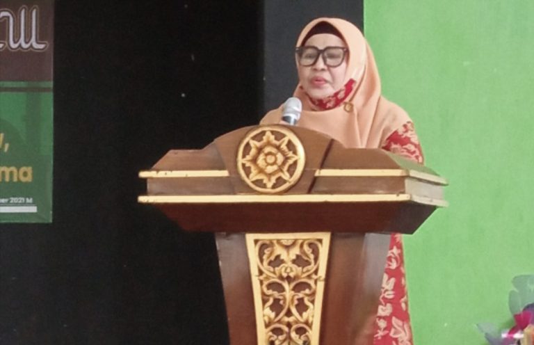Peringati Maulid Nabi, Ketua DWP IAIN Bone Ajak Saling Memanusiakan