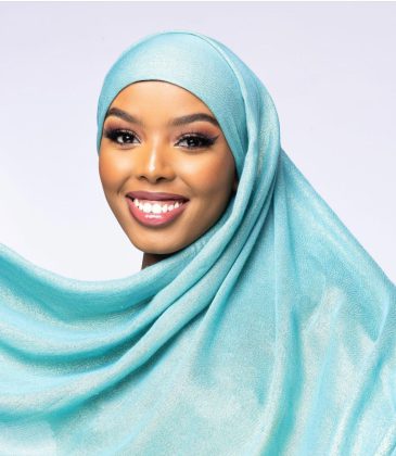 Ratu Kecantikan Berhijab Pertama di Dunia, Khadija Omar