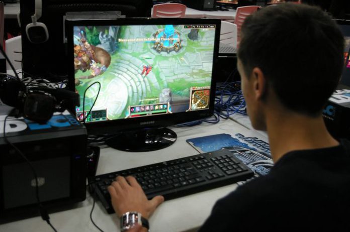 Daftar Sekolah Memasukkan eSports Sebagai Kurikulum