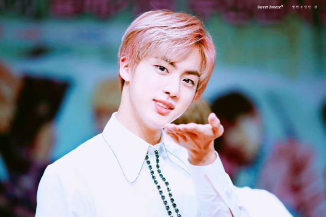 Jin BTS Akan Menyanyikan Lagu 'Yours' untuk Soundtrack Drama 'Jirisan'