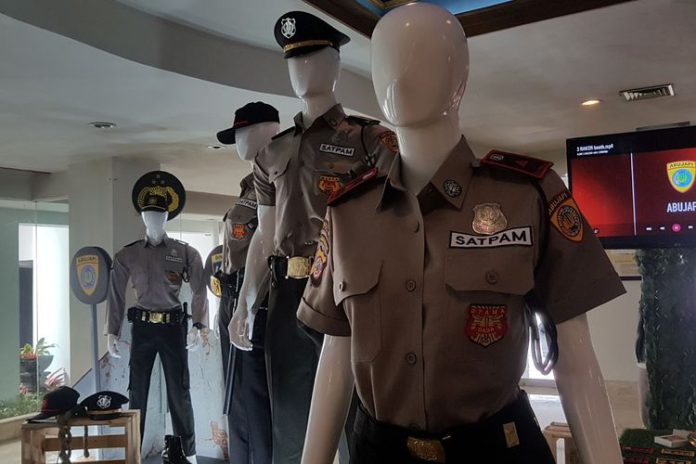 Bikin Terkecoh, Inilah Tujuan Seragam Satpam Dibuat Mirip Polisi