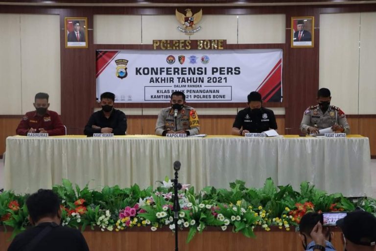 Gelar Konferensi Pers Akhir Tahun 2021, Kapolres Bone Paparkan Ini