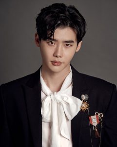 Lee Jong-suk Donasikan 100 Juta Won untuk Anak Anak di Fasilitas Pengasuhan Anak