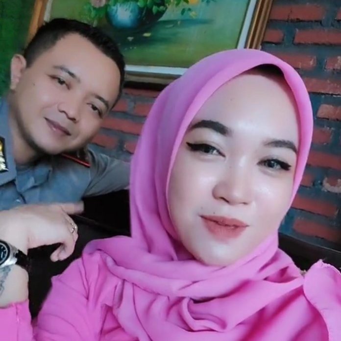 Viral di Tiktok, Sepasang Kekasih Pamer Seragam Polisi dan Bhayangkari Ternyata Gadungan