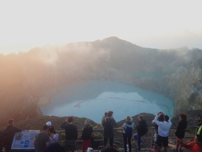 Mengejar Sunrise di Istana Para Arwah