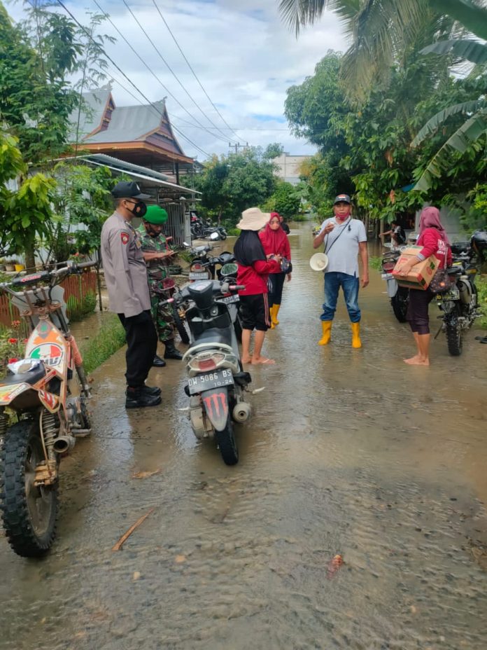 Pemerintah Desa Wage Bagikan Masker Gratis