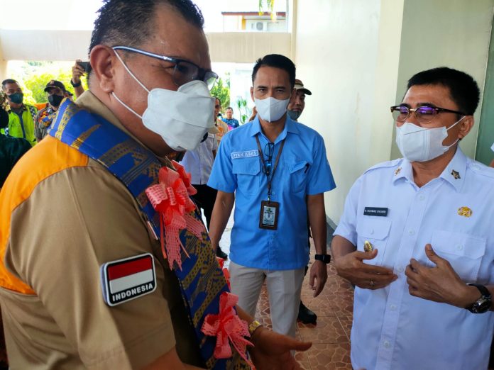 Supervisi Mahasiswa KKN di Majene